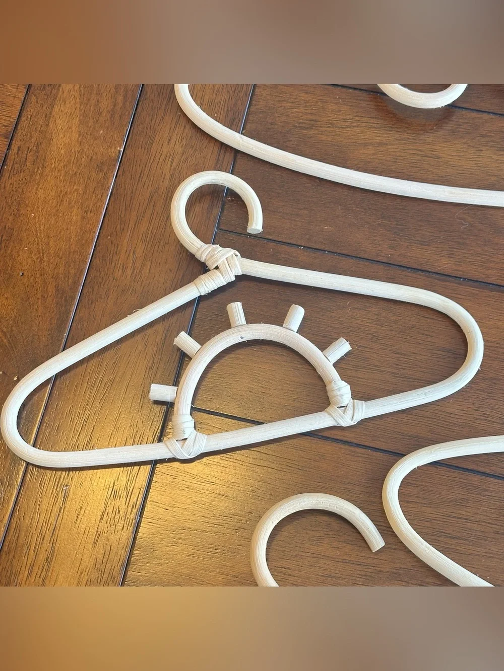 7 Kids Rattan Hangers